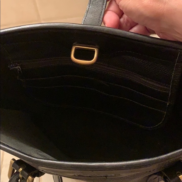 Dooney and Bourke Vintage bucket handbag. - Picture 4 of 6